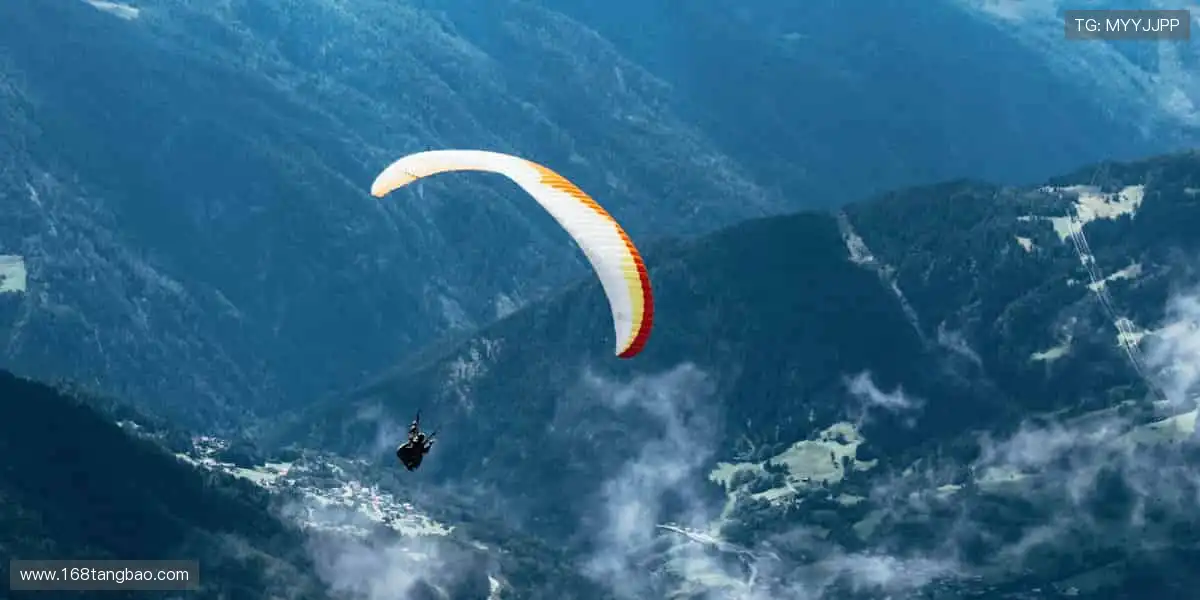 🎮 互动直播，弹幕狂欢，和百万球迷一起嗨翻全场！